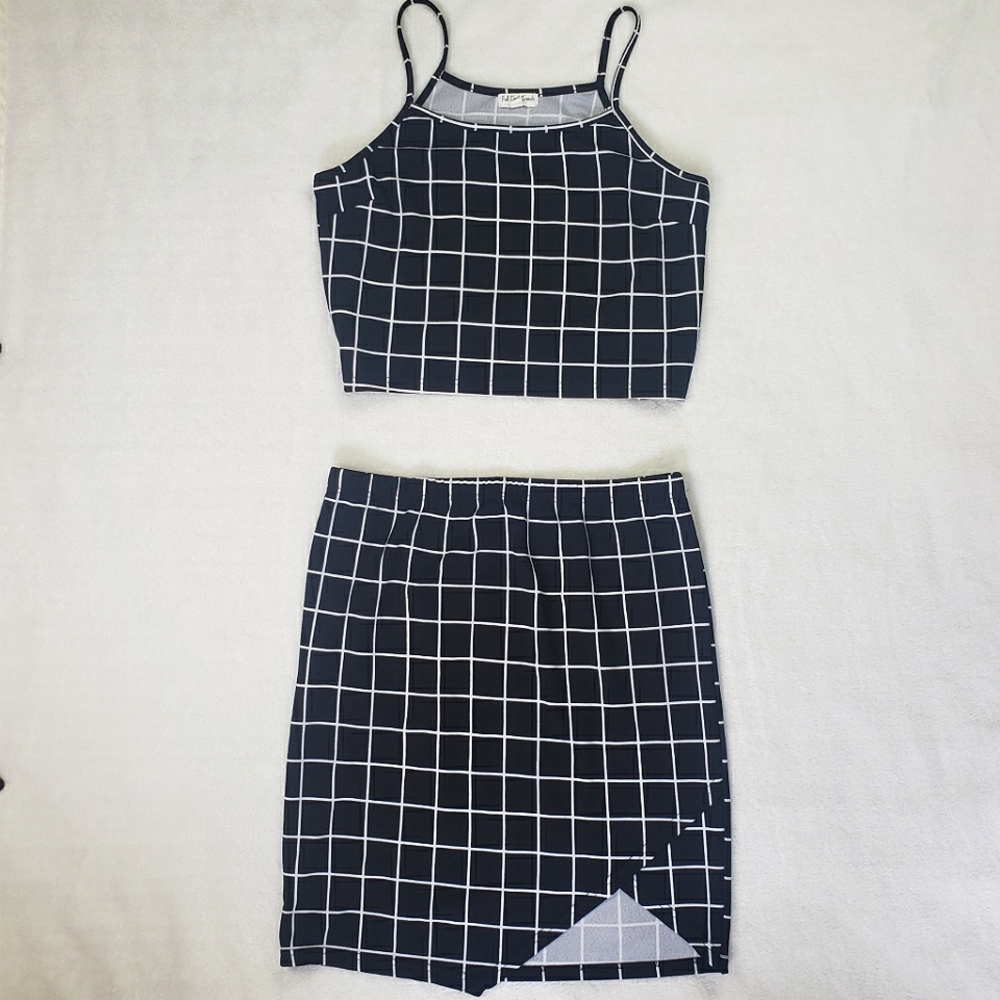 Full Circle Trends, Two Piece Grid Crop Top Midi Skirt, 2XL, Black & White
